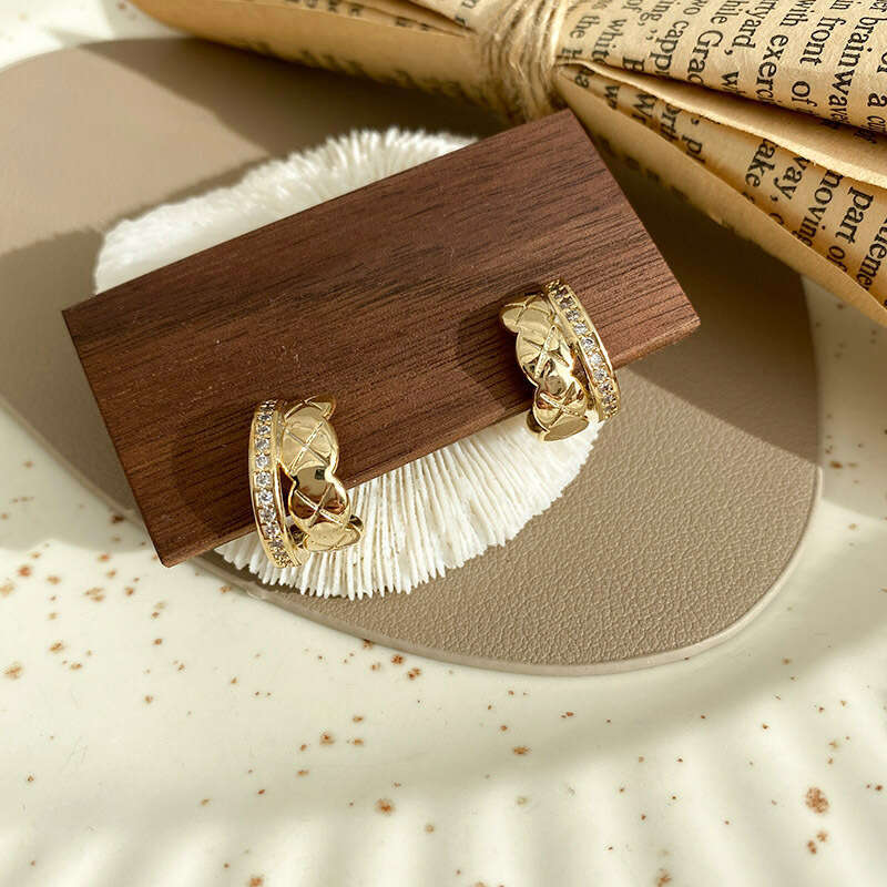 Delicate Dia-Studded Sier Needle Elegant Geometric Crossed Rhombus Circle Simple Stud Earrings Jewelry