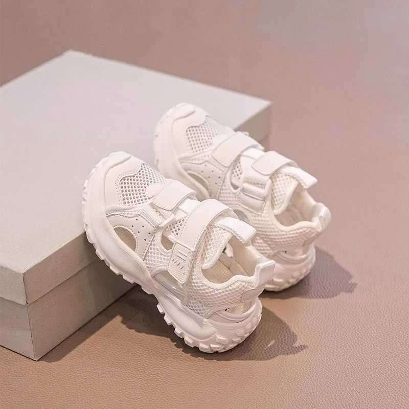 Childrens Sports Shoes 2025 Spring New Hollow Large Childrens Sports Sandals Thick Soles Breathable Casual Shoes for Girls Y250912