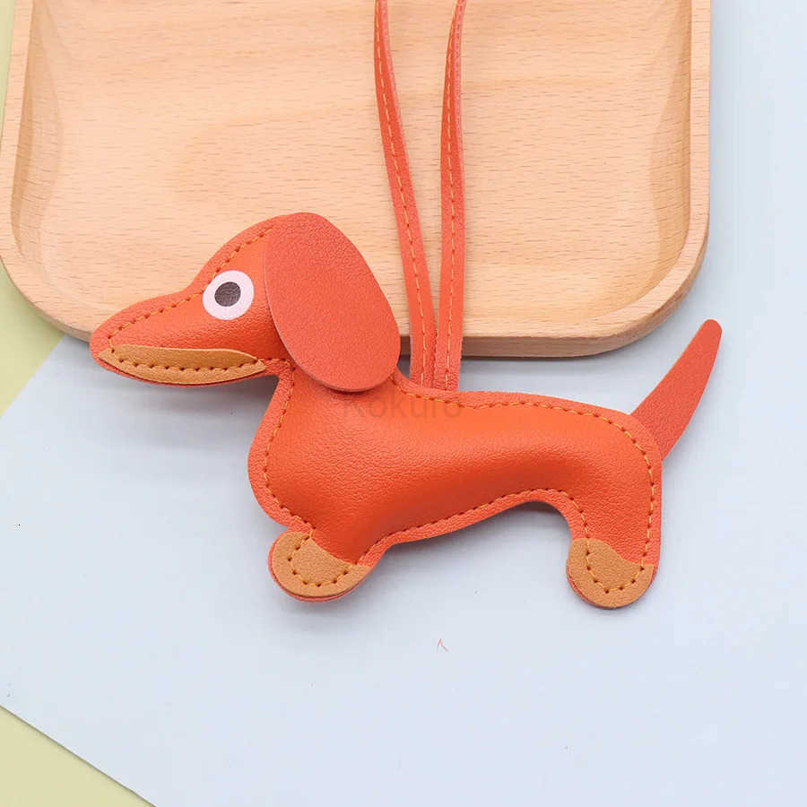 Fashion Dachshund Dog Keychain PU Leather Puppy Animal Pendant Keyring for Women Bag Ornament Valentine Day Gift M250912