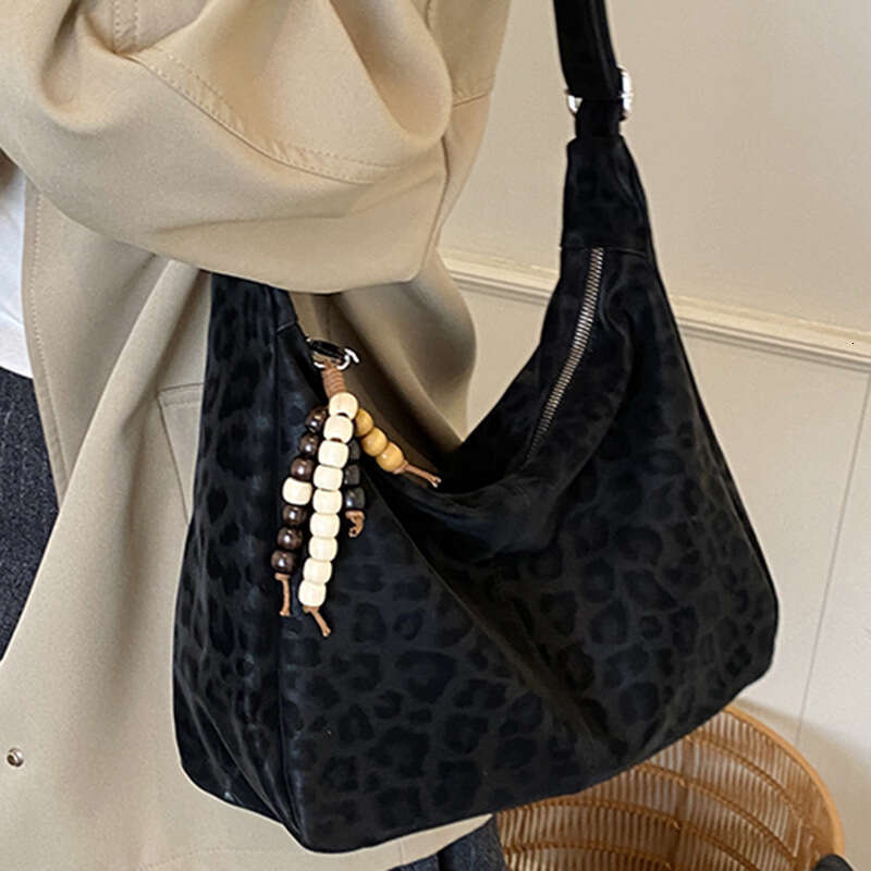 Large Capacity Crossbody for Women 2025 Designer Bags New Model College Student Class Academy Style Casual Commuter Handbag Tote Bag