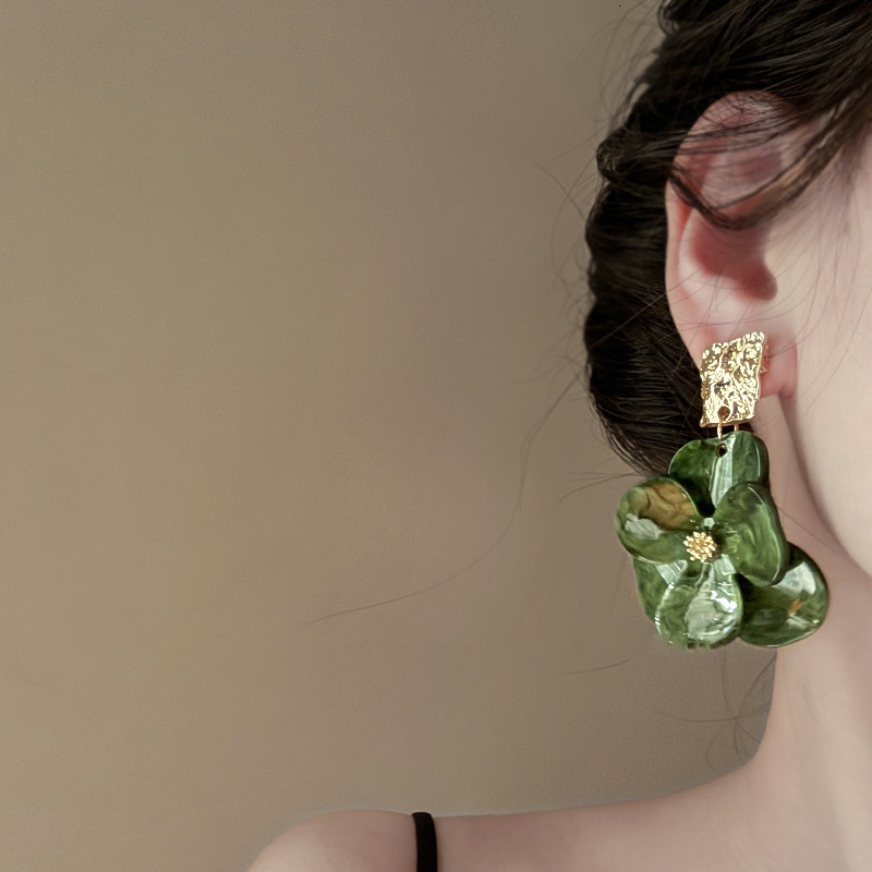 Sier Needle Wrinkled Acrylic Flower Fashionable Elegant Drop High-end Fresh Versatile Stud Earrings Jewelry