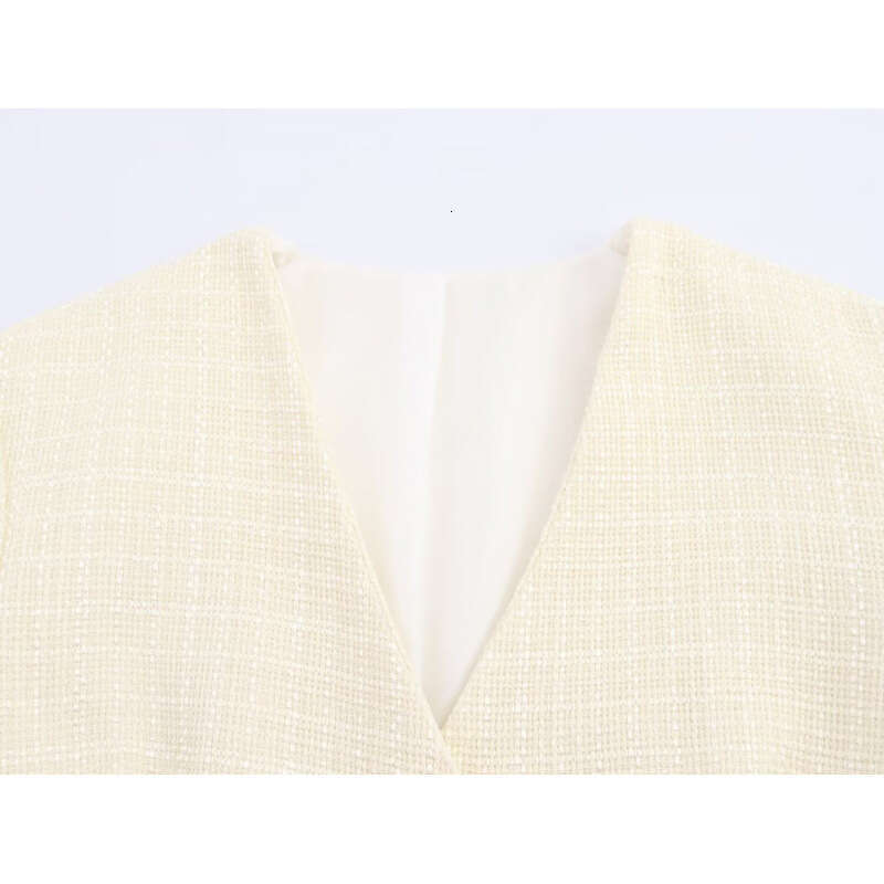 DHEssentials 2025 Autumn New Women's Clothing Irregular Button Decoration Little Chanel Style V-neck Jacket Short Top