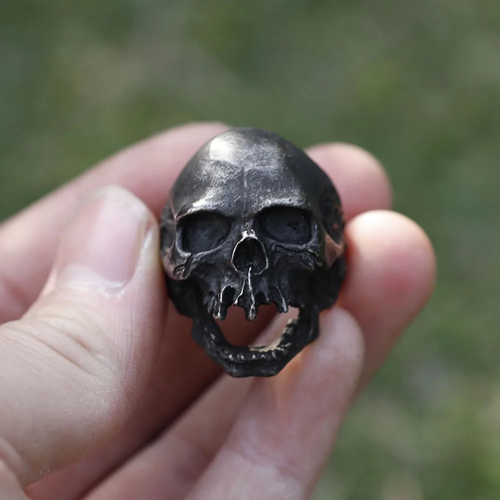 Mens 316L stainlesssteel rings Large fierce Skull Vintage ring for teens gothic punk Biker Jewelry Gift 250911CJ
