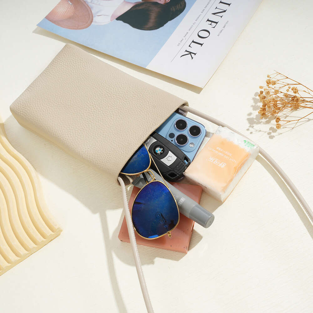 Crossbody for Women Fashion Genuine Leather Single Shoulder Small Ultra-thin Versatile Japanese Style Vertical Mini Phone Bag designer wallet B5