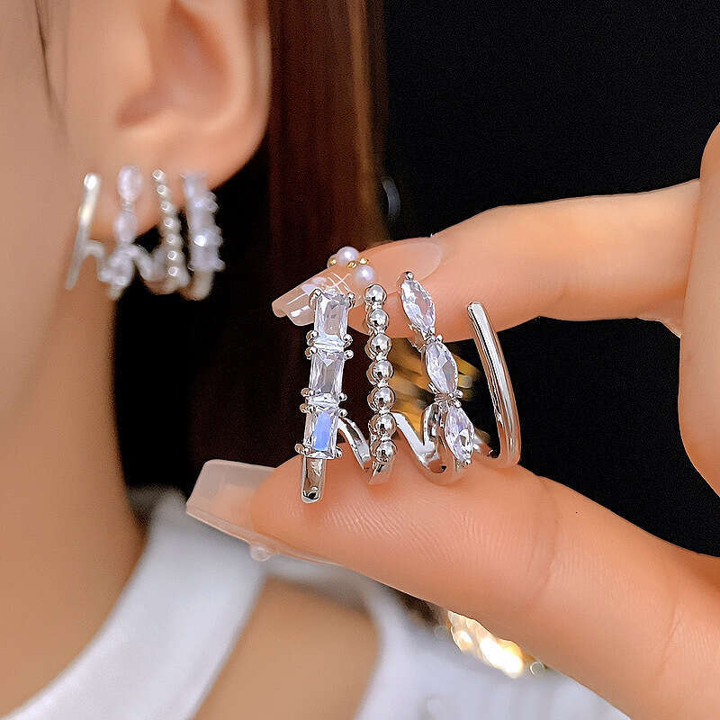 2025 New Atmosphere Horse Eye Zircon High-End Unique Hoop Earrings for Women with a Sense of Design