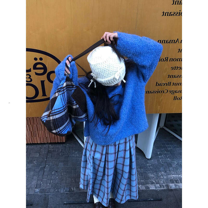 DHEssentials Autumn and Winter High-End Unique Beautiful Super Good-Looking Korean Age-Reducing Matching Little Fragrance Style Knitted One-Piece Dres