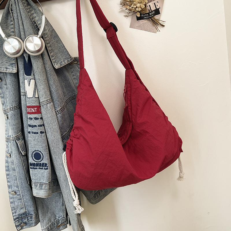 2025 Autumn Large Capacity Handbag Fashion Simple Exquisite Luxury Party Handbag Travel Daily Shopping Commuting Multi functional Shoulder Bag