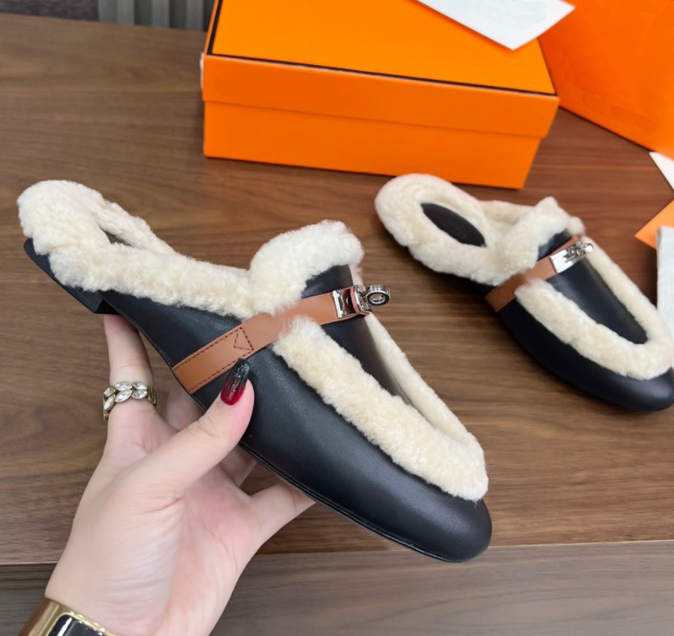 2025 Designer Shoes Women Heel height 1cm Oz mule Warm Slipper Fur Shoes goatskin shearling with Kelly buckle Winter Slide Mules