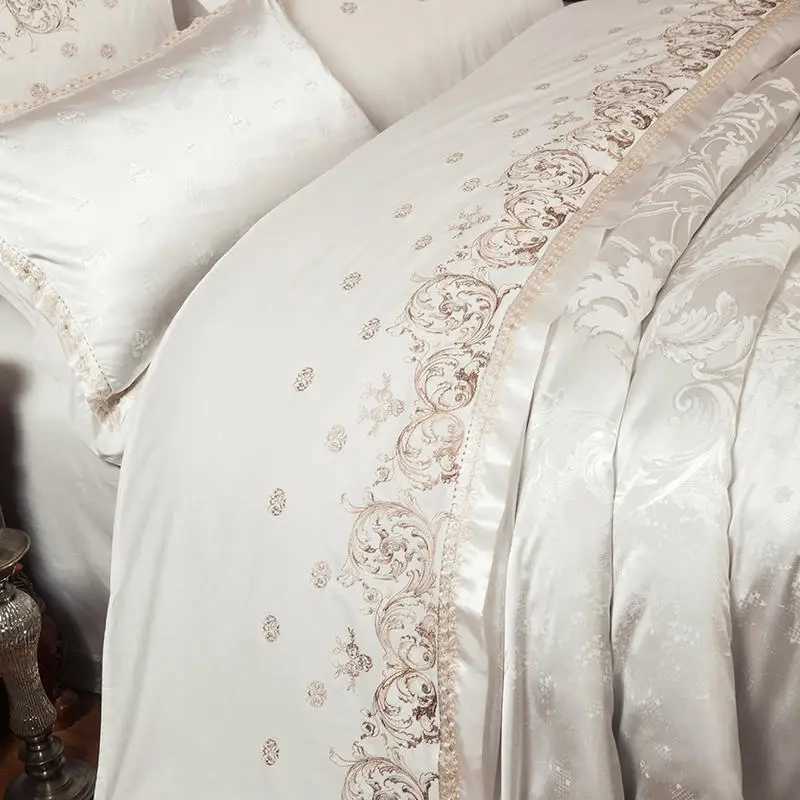Luxury White Jacquard Satin Embroidered Bedding Set Smooth Cotton Duvet Cover Bed Sheet Pillowcases King and Queen Size X250912