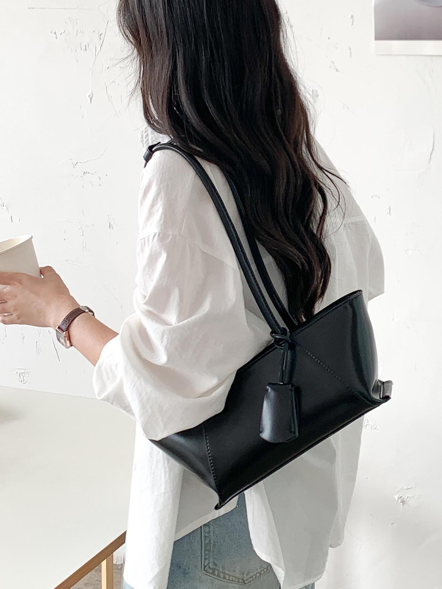 Free shipping designer bags for womens Shoulder black red white brown Versatile and trendy one shoulder light luxury tote bag