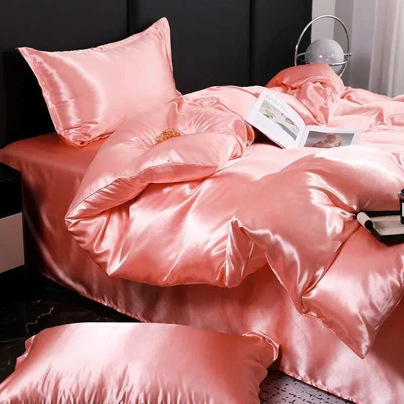 Solid Color Smooth Ice Silk Queen Duvet Cover Set Hotel Luxury Advanced Bedding with Pillowcase Pink Single King Comforter Cover C250912