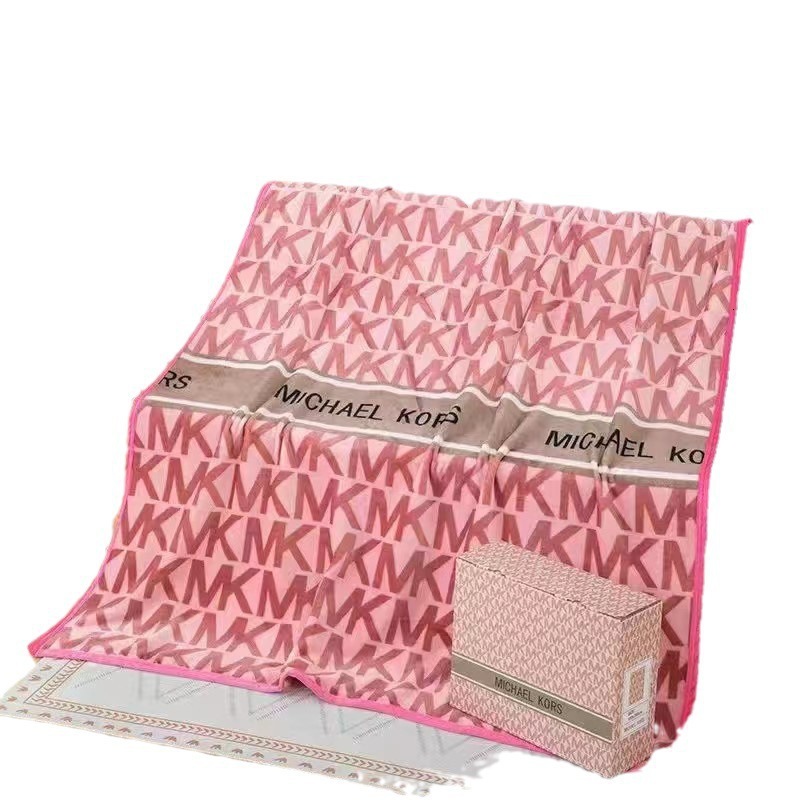 Flannel Trendy Brand Office Leisure Nap Air Conditioning Throw Blanket