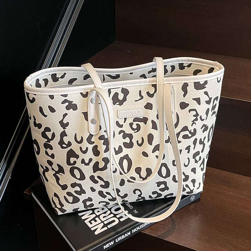 2025 New Fashion Designer Bags High-End Underarm Tote for Women, Office Commute Large Capacity Elegant Versatile Shoulder Bag