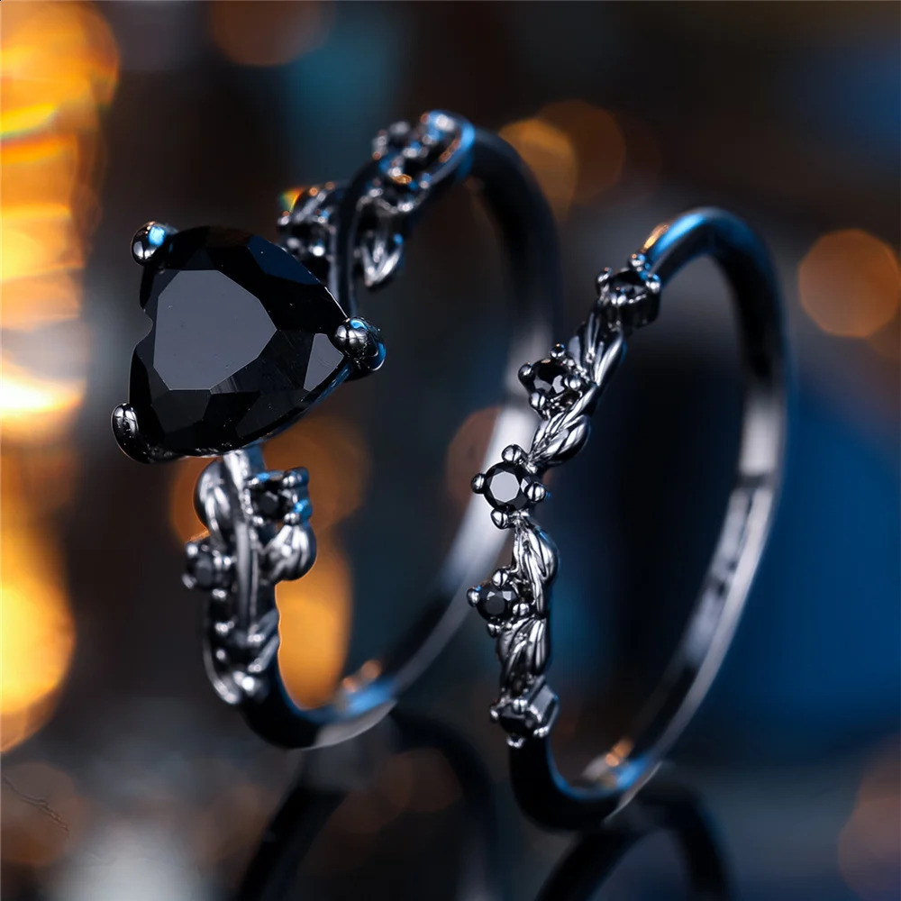 Female Black Red Zircon Stone Heart Engagement Ring Set Vintage Black Gold Color Bridal Wedding Bands Party Jewelry For Women 250911