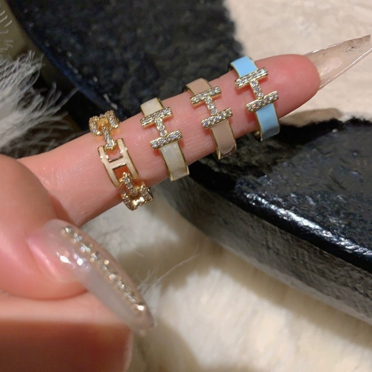 Fine Craft Letter H Light Luxury Enamel First Strong Female Drop Glaze 18CT Gold Advanced Adjustable Size Original Jewelry Designer Ring