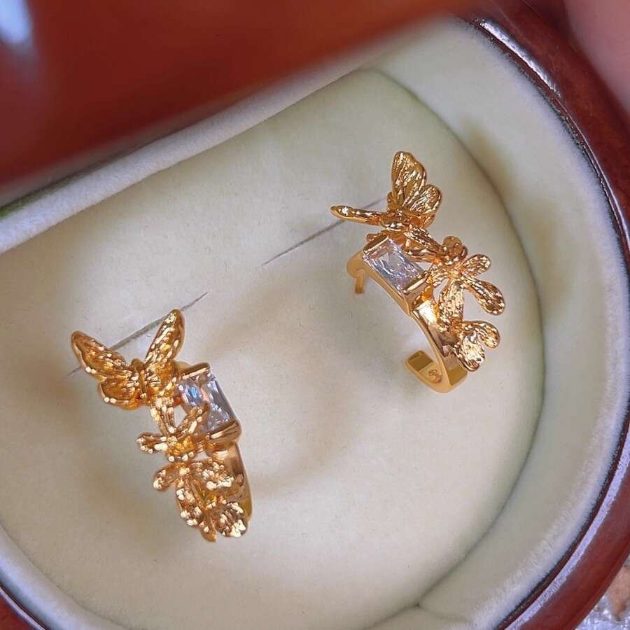 Elegant Butterfly Flower Zircon C-Hoop for Women, Niche Light High-End Stud Earrings
