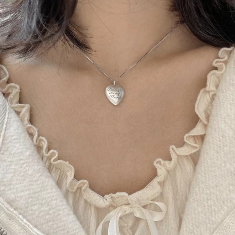 BM for Women New Letter Pendant Alloy Design Sense Unisex Heart Cool Style Necklace Niche