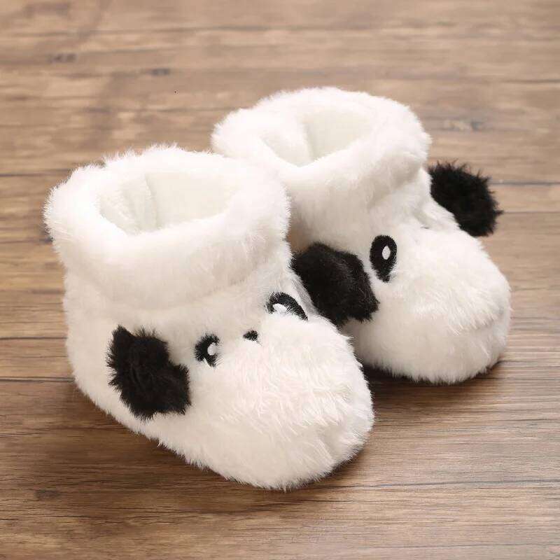 Warm Plush Baby Boots Winter Infant Girl Footwear with Cute Cartoon Design Comfortable Soft Soles for Newborns 0-18 Months