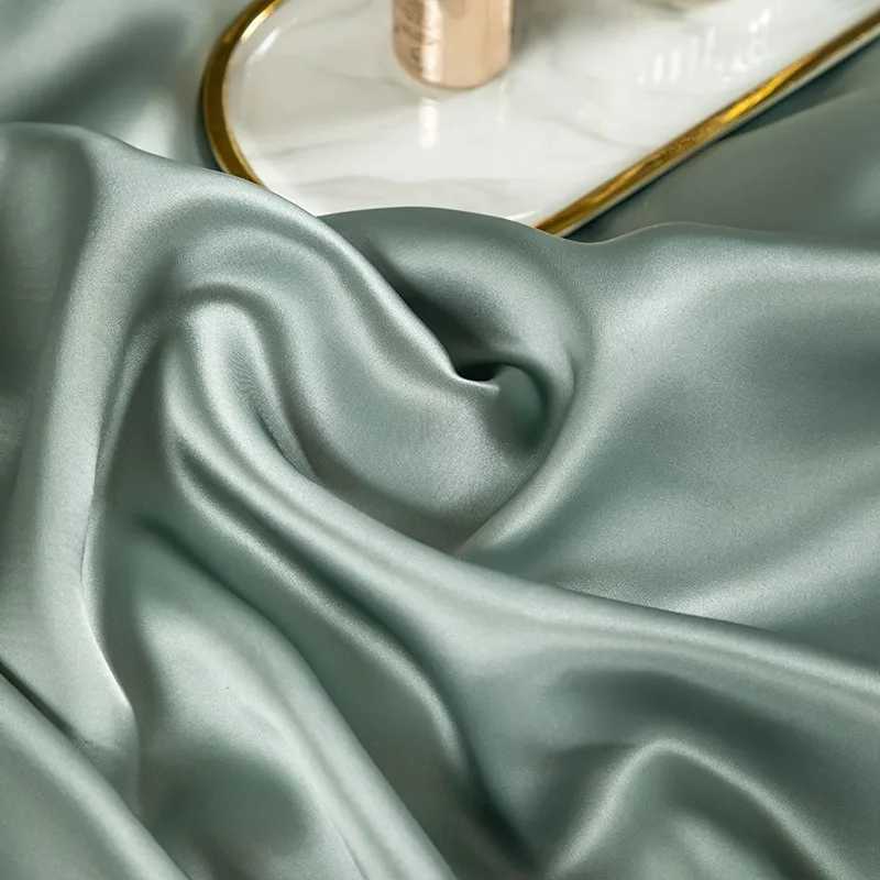 Top Grade Mulberry Silk 4Pcs Luxury Bedding set 22MM Greyish Green Soft Duvet Cover Flat sheet Pillowcases 3pcs set no sheet C250912