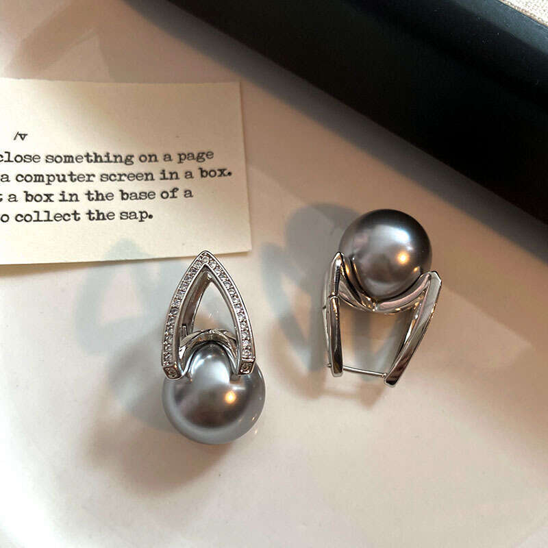 Zhen Duo Ma Gray Water Drop Horshoe Pearl Pendant Earrings for Women, Chen Shu Same Style, Light High-end Stud Earrings, Cool and Elegant Ear