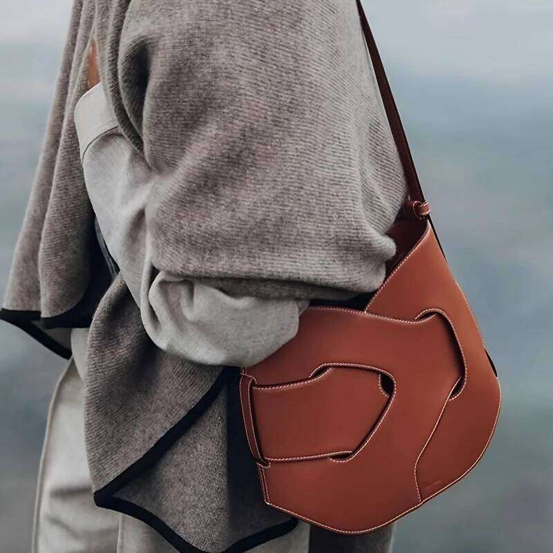 Retro High-End Design For Women's Underarm Foreskin Woven Twisted Bag, Hand-Held Single Shoulder Crossbody Bag