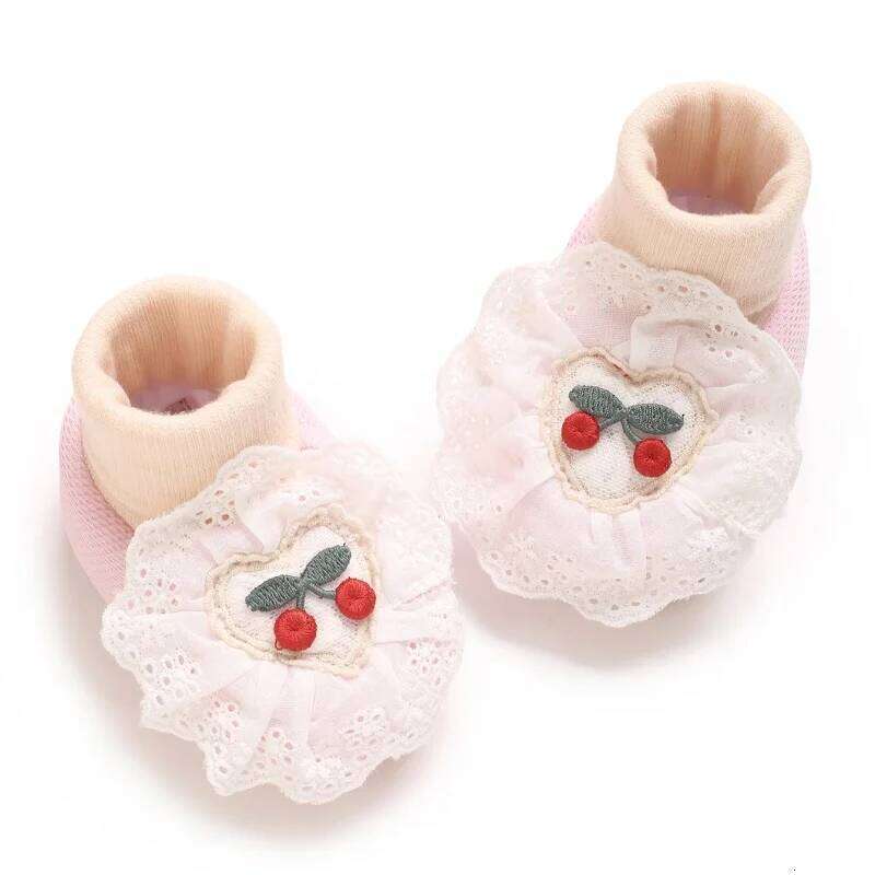 "Newborn Girl Bow Socks - Spring/Autumn Cotton Walkers 0-18M | Soft Sole Baby Footies"
