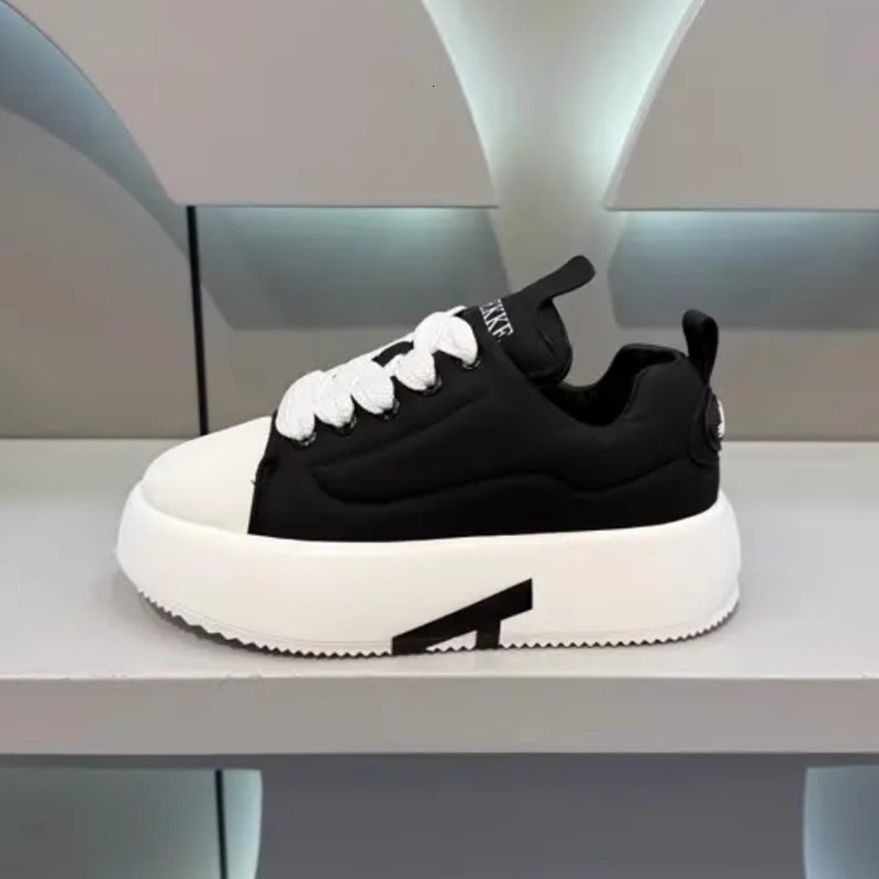 TOP Designer 2025 New Men's Low-top Thick-soled Height-increasing White Shoes Fashion Versatile Solid Color Autumn Men's Shoes Flat Shoes 24