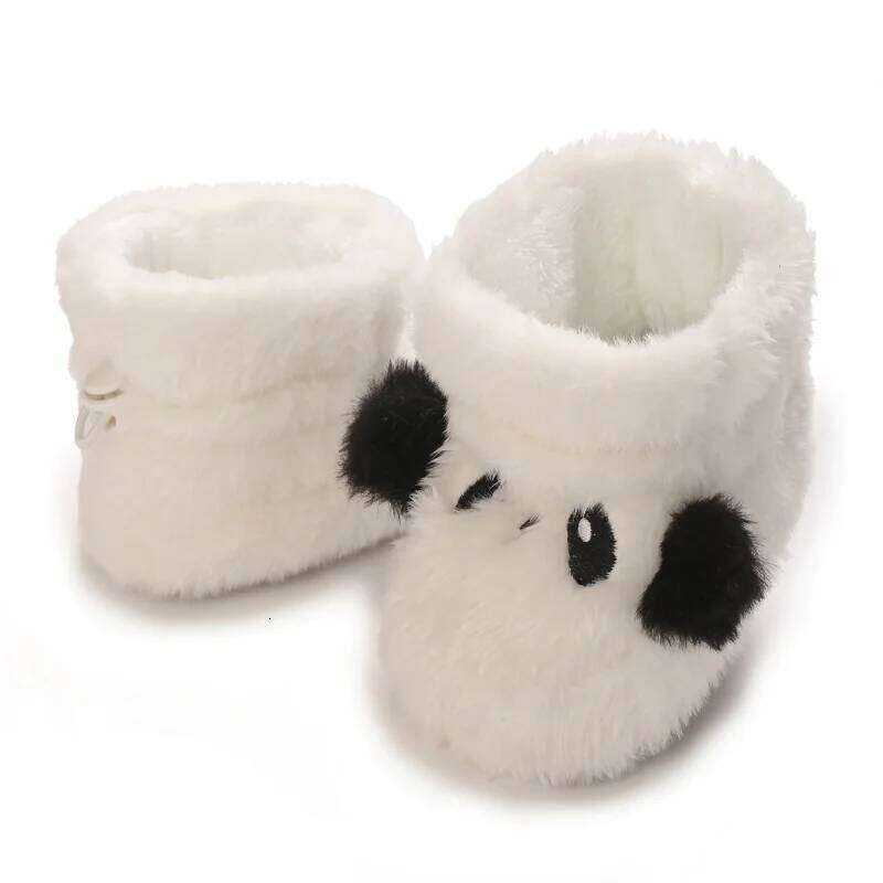 Warm Plush Baby Boots Winter Infant Girl Footwear with Cute Cartoon Design Comfortable Soft Soles for Newborns 0-18 Months