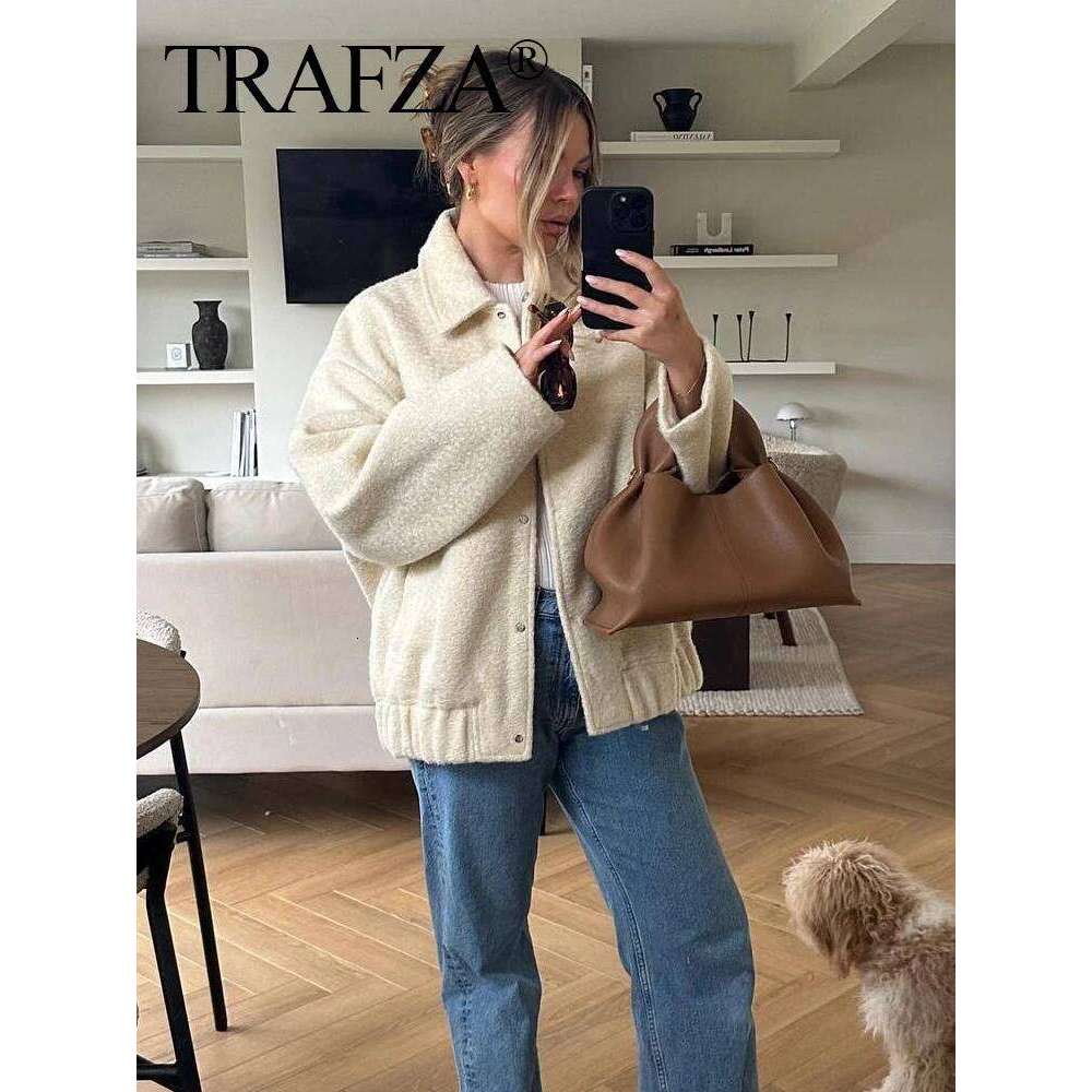TRAFZA Fashion Women Lamb Woolen Jacket 2025 Vintage Long Sleeves Lapel Pocket Loose Fleece Overcoat Lady High Street Outerwear