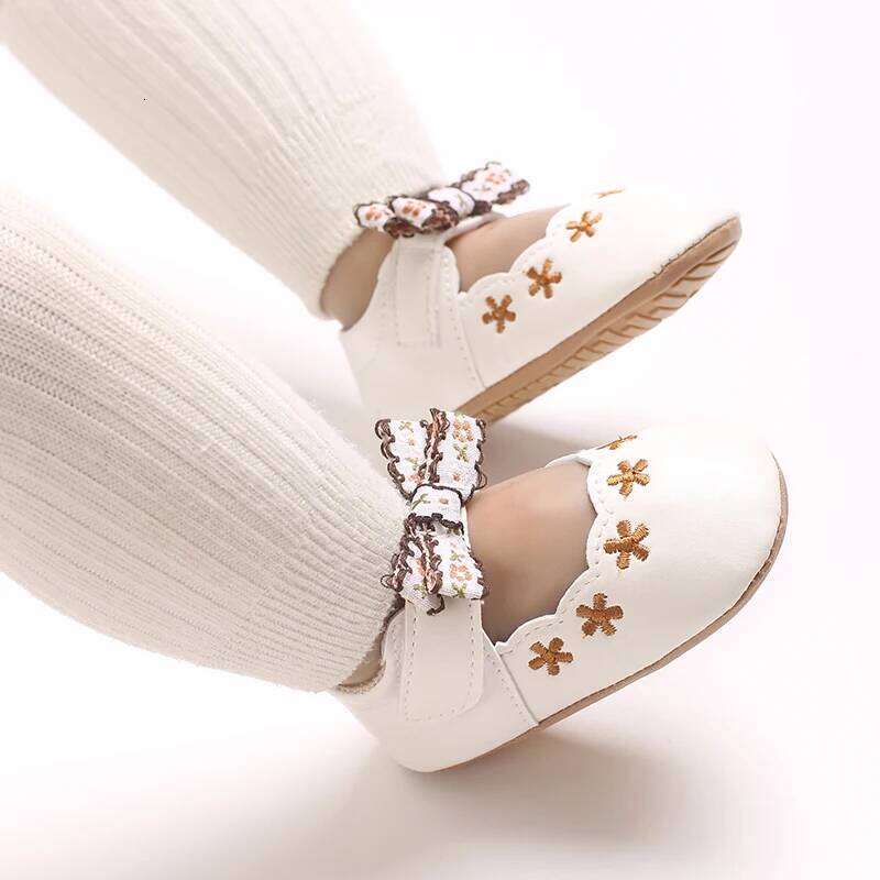 0-18 Months Spring and Autumn Girls Fashion Princess Soft Rubber Soled First Toddler Shoes Casual Walking