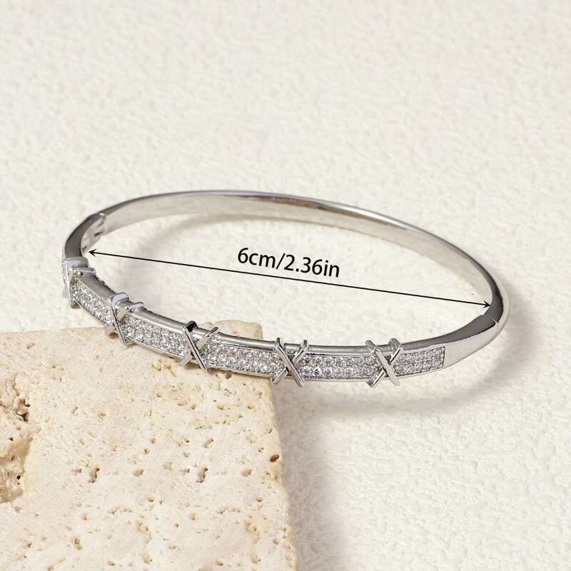 Bracelet Designer Bracelets for women Luxury jewelry Copper plated with 18K gold High-quality fashion Zircon inlay bangle Holiday and vacation gifts