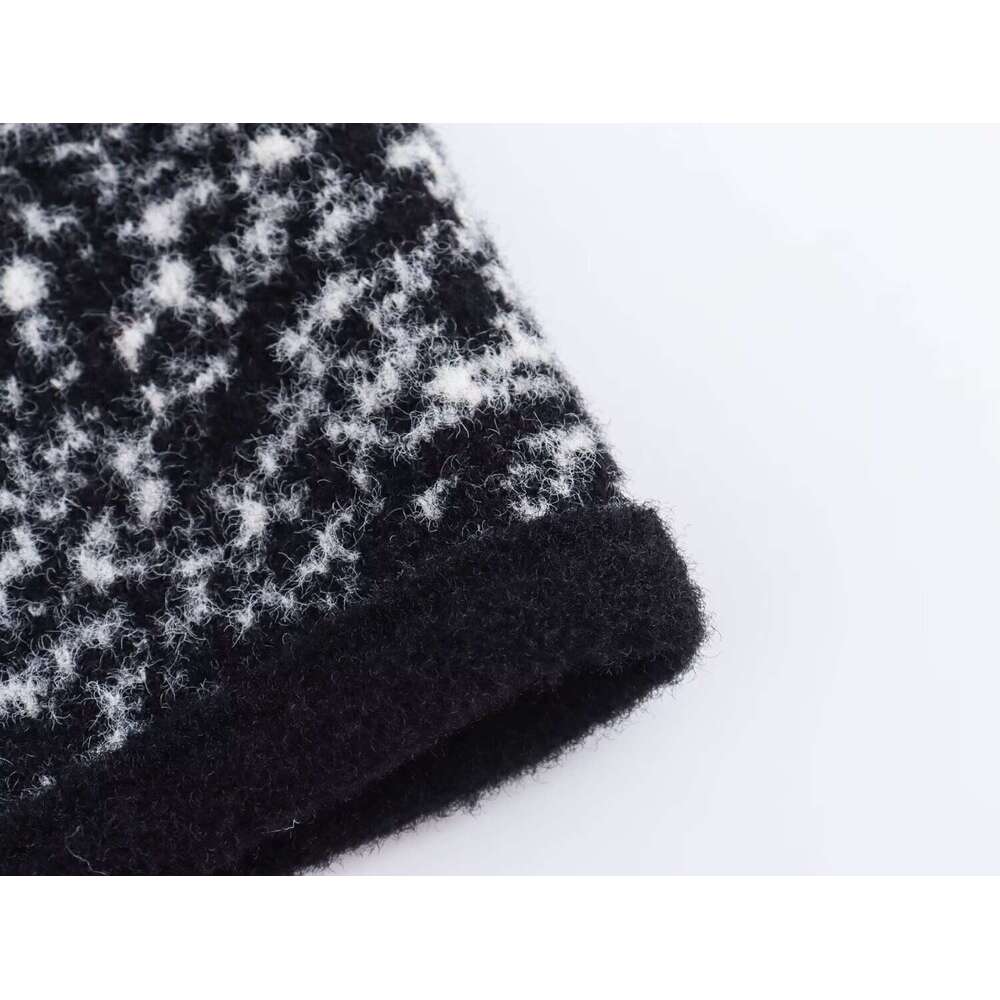 DHEssentials 2025 Summer New French Style Double-Breasted Black and White Checkered Round Neck Knitted Vest