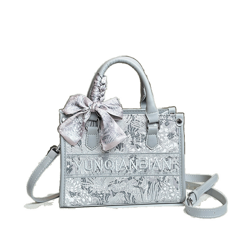 Vintage Leather Crossbody Bag: Elegant Large Tote Handbag for Women - Versatile Fashion Bag.