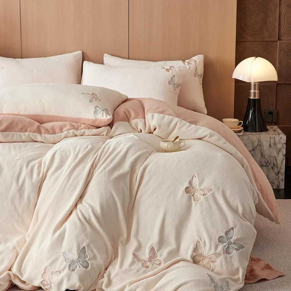 King Size Pink Butterfly Embroidered Fuzzy Duvet Cover Set 3 Piece Bedding with Zippered Closure C250912