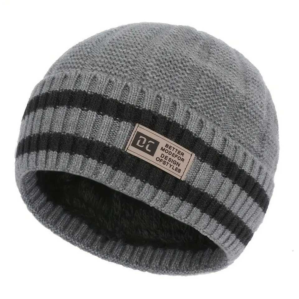 Autumn and winter hat with fece twocolor striped flanged knitted hat Outdoor casual warm hat simp knitted hat G250910