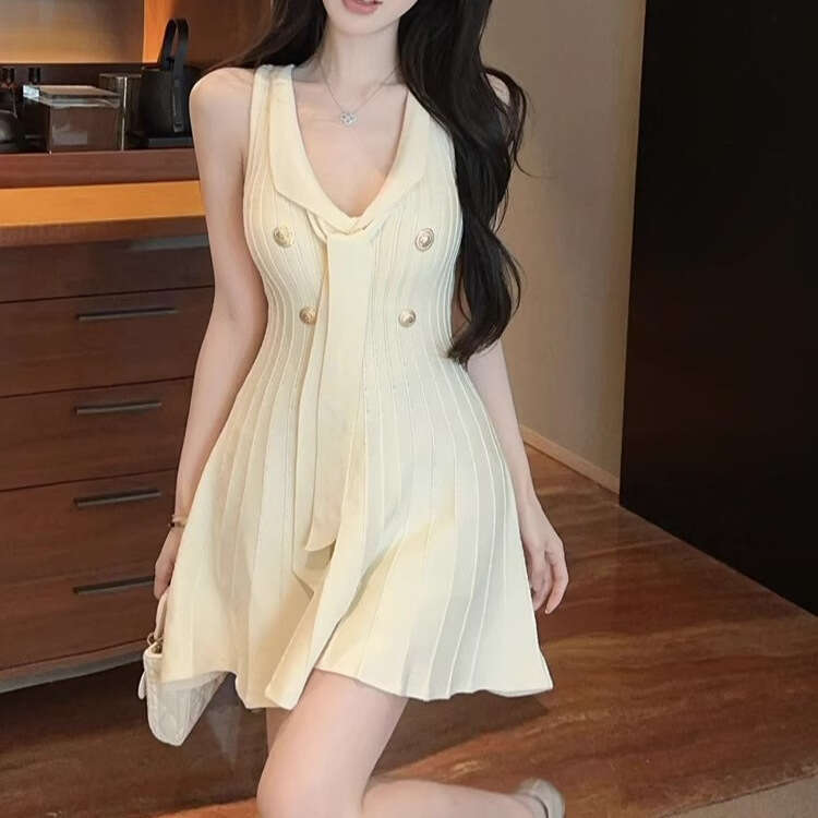 DHEssentials 2025 New French Style Socialite Chic V-Neck Tie Gold Buckle Slim Waist Knitted Dress