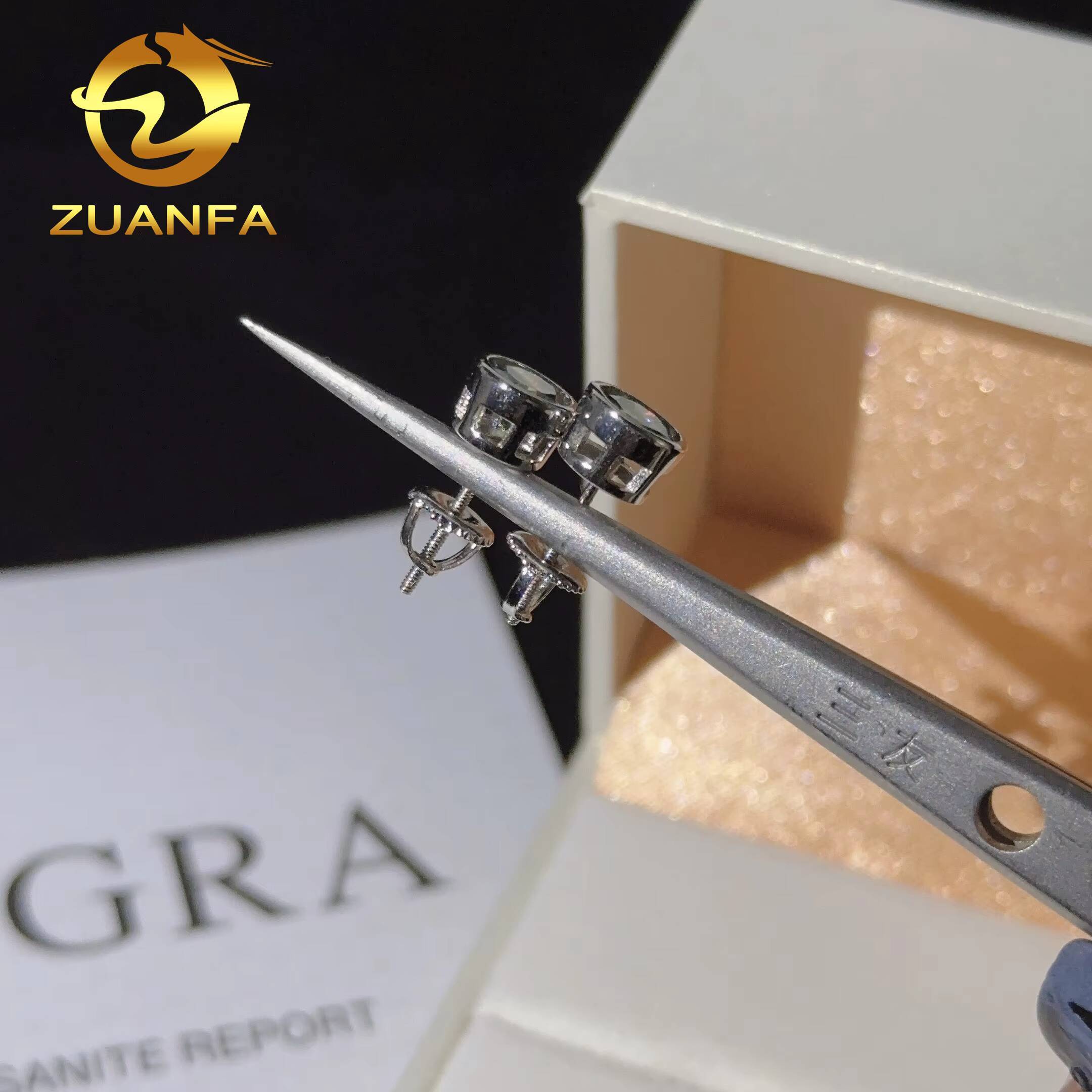 18k Gold Plated Rapper Jewelry Bezel Moissanite Stud Earring Round Cut 925 Sterling Silver Screw Back Iced Out Hip Hop Earring