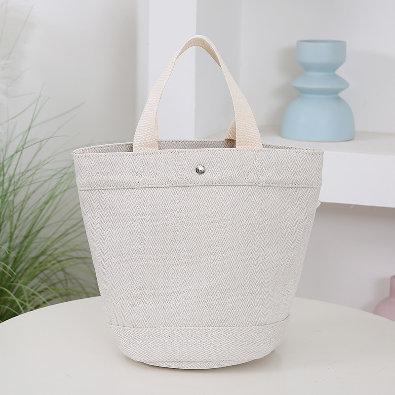 New Free Shipping Simple Handbag Fabric Bag Embroidered Bear Office Worker Student Canvas Luxury Designer Bag Bag Tote Bag Lunch Box Versatile