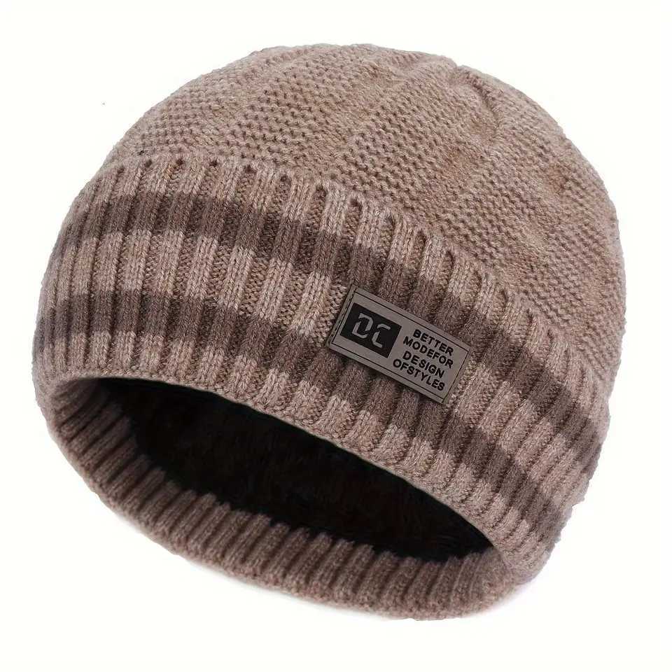 Autumn and winter hat with fece twocolor striped flanged knitted hat Outdoor casual warm hat simp knitted hat G250910