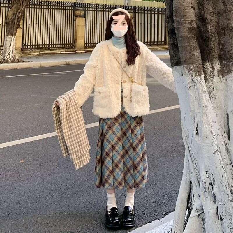 DHEssentials 2025 Autumn Winter New Style Small Fragrance Cotton Padded Coat Women, Loose and Comfortable Furry Jacket for Petite Women