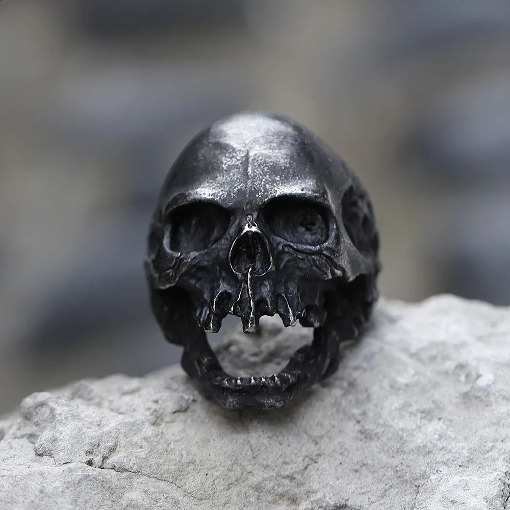 Mens 316L stainlesssteel rings Large fierce Skull Vintage ring for teens gothic punk Biker Jewelry Gift 250911CJ