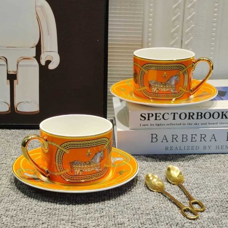 Luxury European Style Coffee Cups and Saucers Set Afternoon Tea Bone China Cups and Saucers Gift Box Set 2 Cups and 2 Saucers Y250912