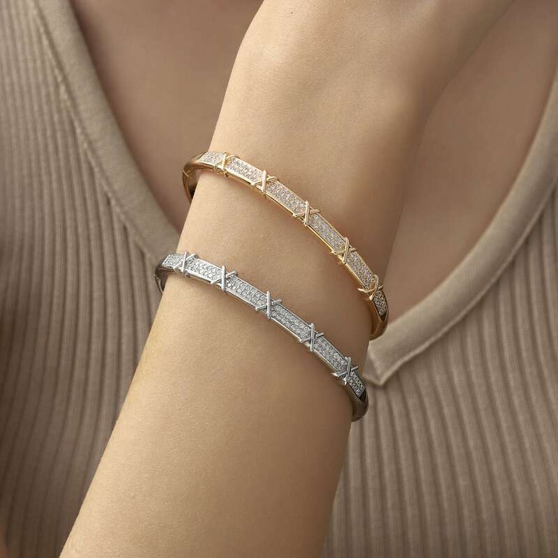 Bracelet Designer Bracelets for women Luxury jewelry Copper plated with 18K gold High-quality fashion Zircon inlay bangle Holiday and vacation gifts