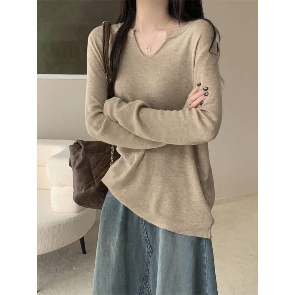 DHEssentials Autumn V-Neck Knitted Sweater Long Sleeve T-Shirt for Women Loose Slimming Base Shirt Little Chanel Style Sweet Versatile Top