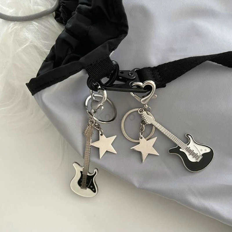 Hot Sale Metal Hiphop Rock Y2K Guitar Keychain With Star Heart Cool Fashion Punk Harajuku Music Keyring Bag Charm Pendant M250912
