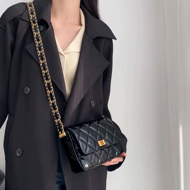 2025 New Black Leather Diamond Lattice Flap Bag Women Crossbody Purse European American Style