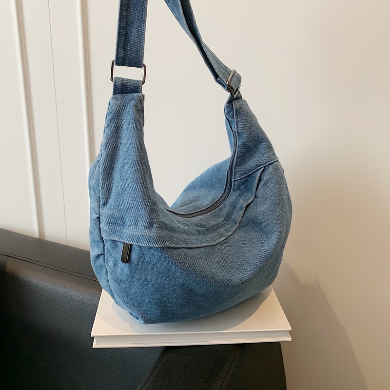 2025 Autumn Women's Large Capacity Handbag Fashion Simple Exquisite Luxury Party Handbag Travel Daily Shopping Commuting Multi functional Shoulde