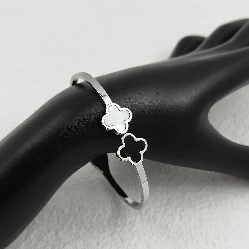 Rantic black and white flowershed white shell stainl steel 18K fem slim waist bracelet for casual wear S250912
