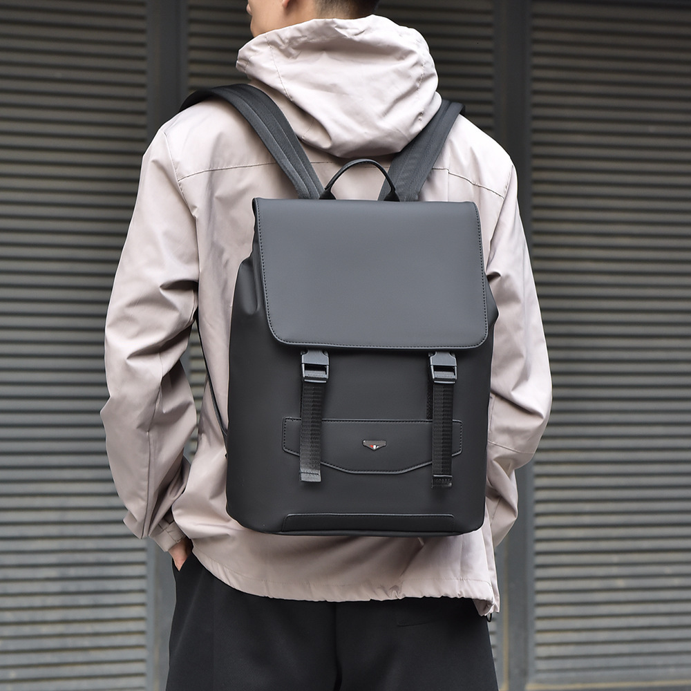 New Backpack Free Shipping Men Business Simple Large Capacity Luxury Bag Backpack High School Junior High School Student Designer Bag School Bag Trave