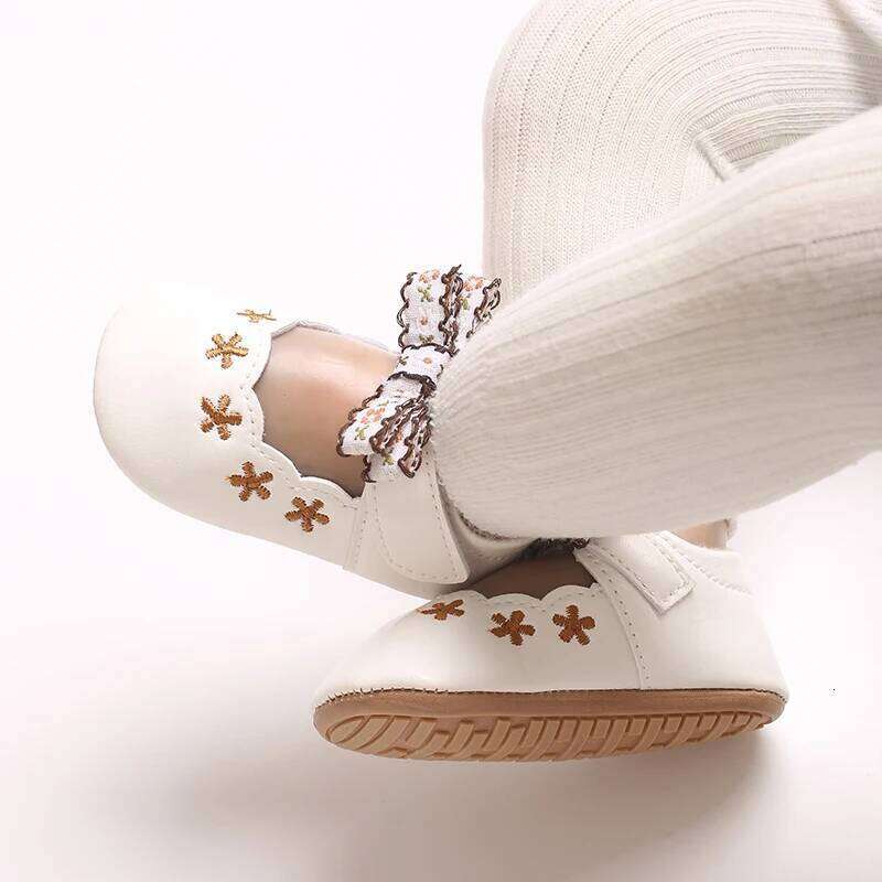0-18 Months Spring and Autumn Girls Fashion Princess Soft Rubber Soled First Toddler Shoes Casual Walking